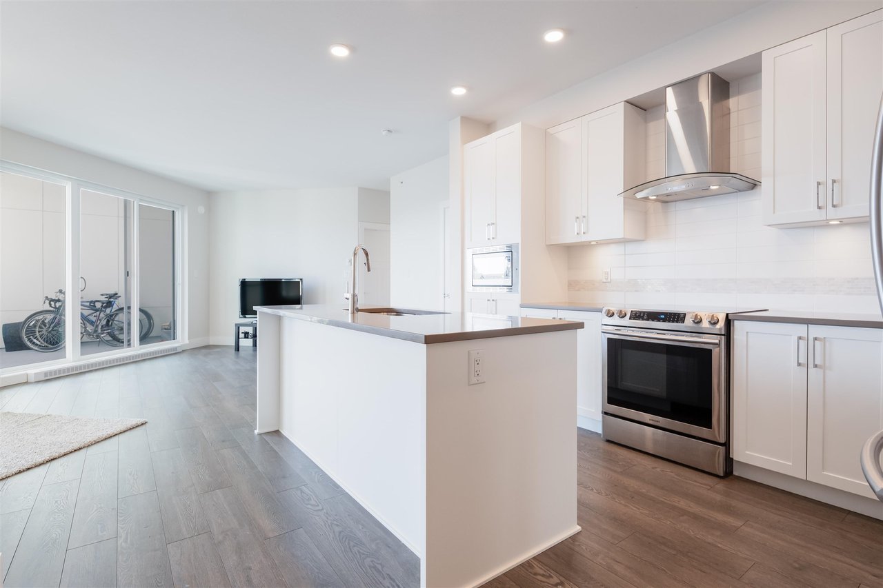 407-4690 Hawk Lane