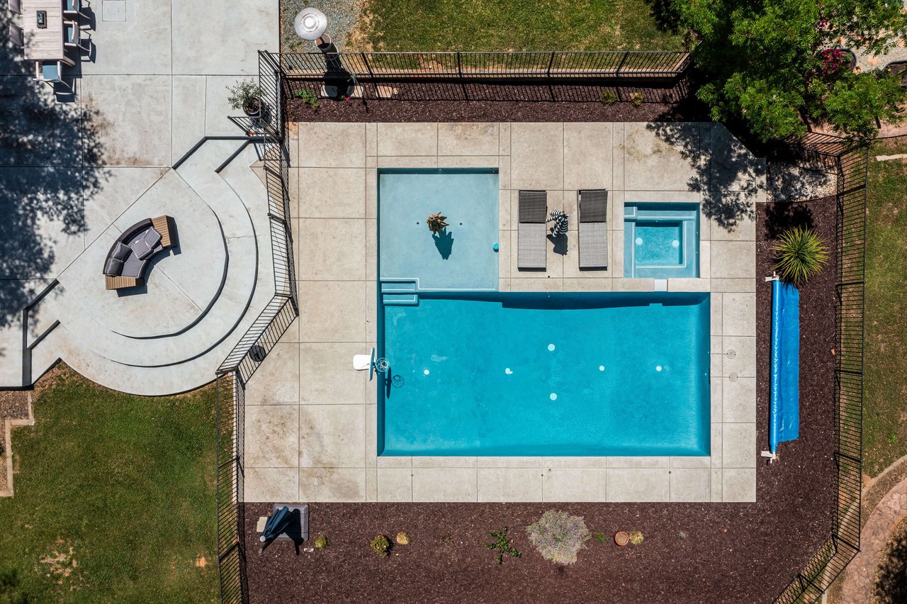 2880 Carlson Drive