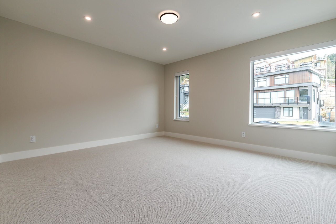 13-3385 Mamquam Rd