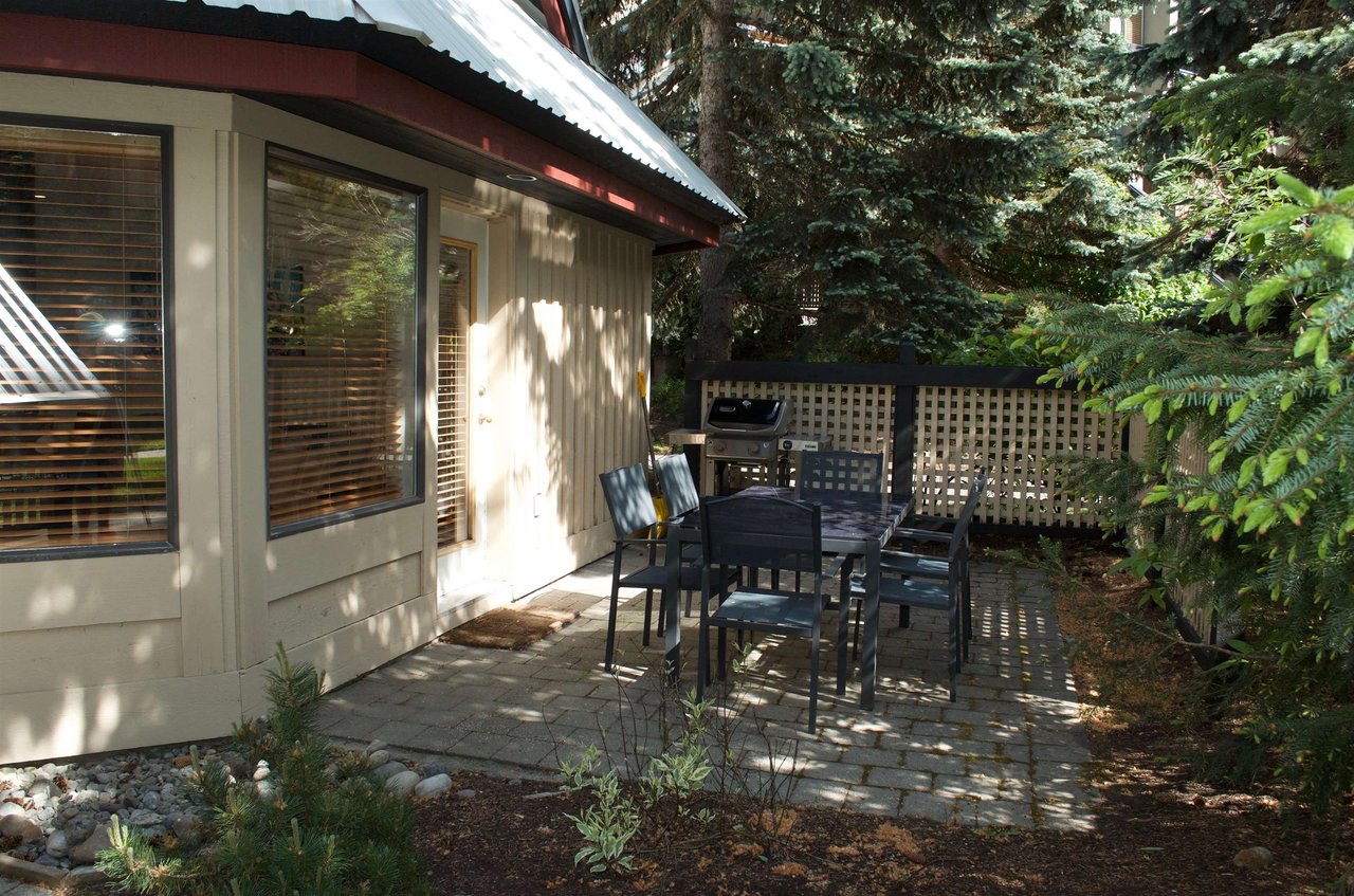 27-4637 Blackcomb Wy