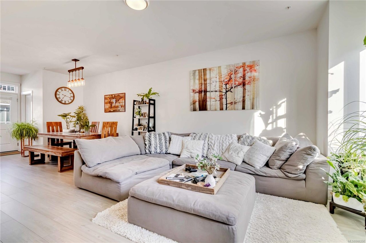 21-370 Latoria Blvd, Colwood