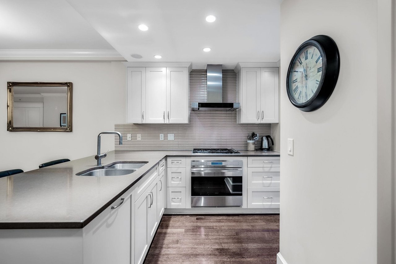 3-1891 Marine Dr