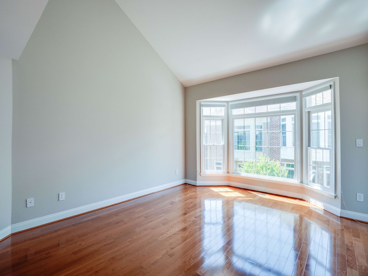 1570 21st Ct N