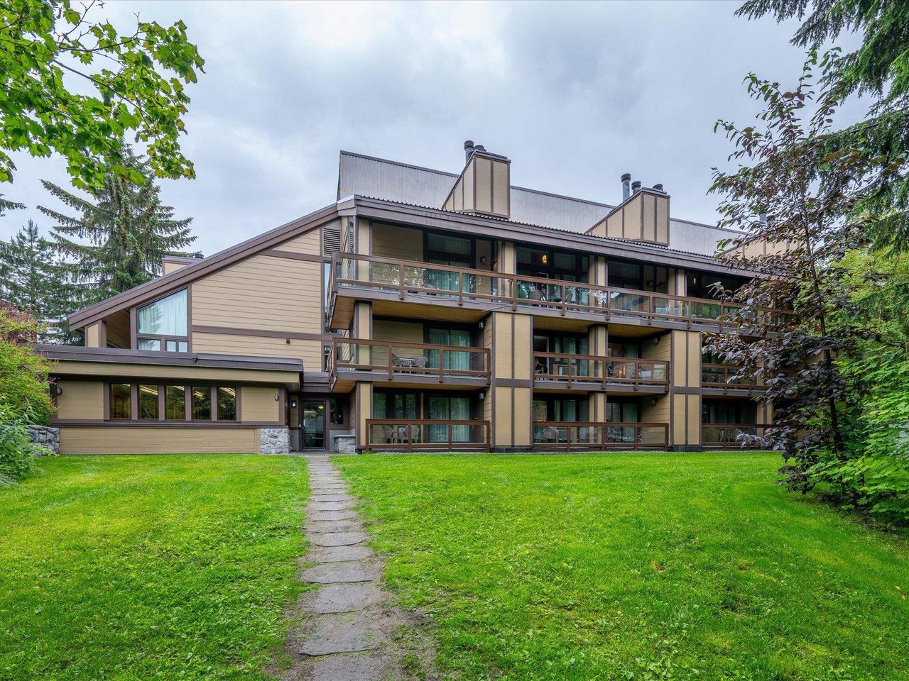 306-4420 Sundial Pl