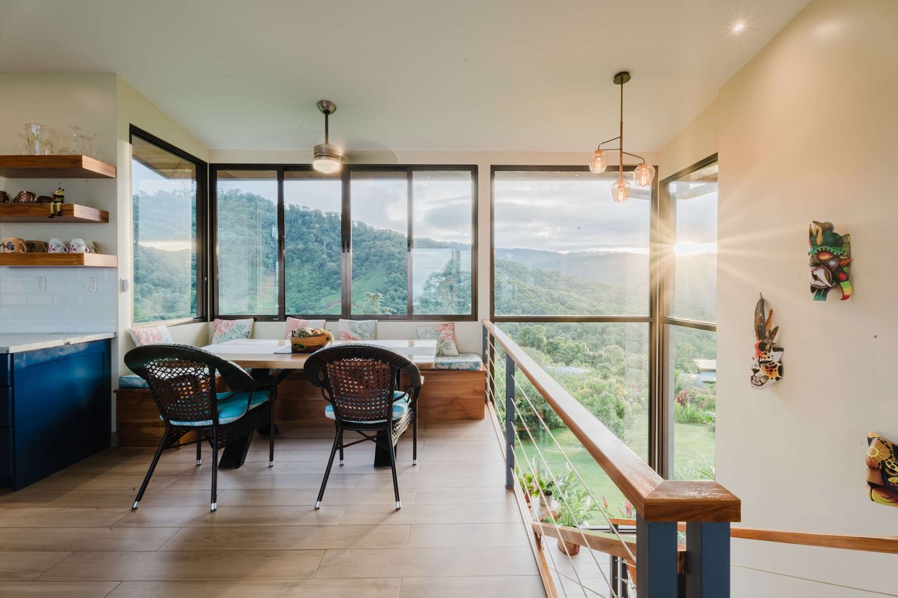 Casa Turi-Uha Panoramic White Water Ocean View Estate