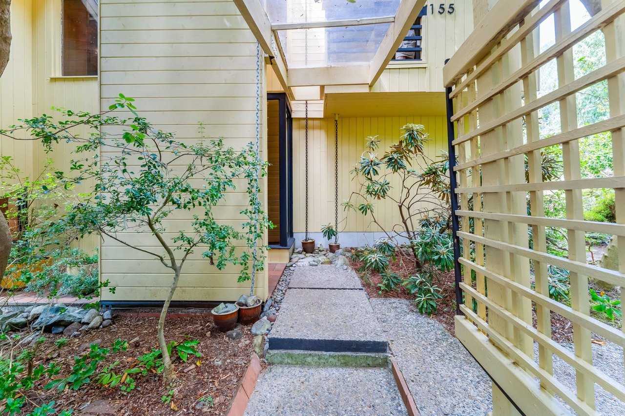 155 Highview Pl