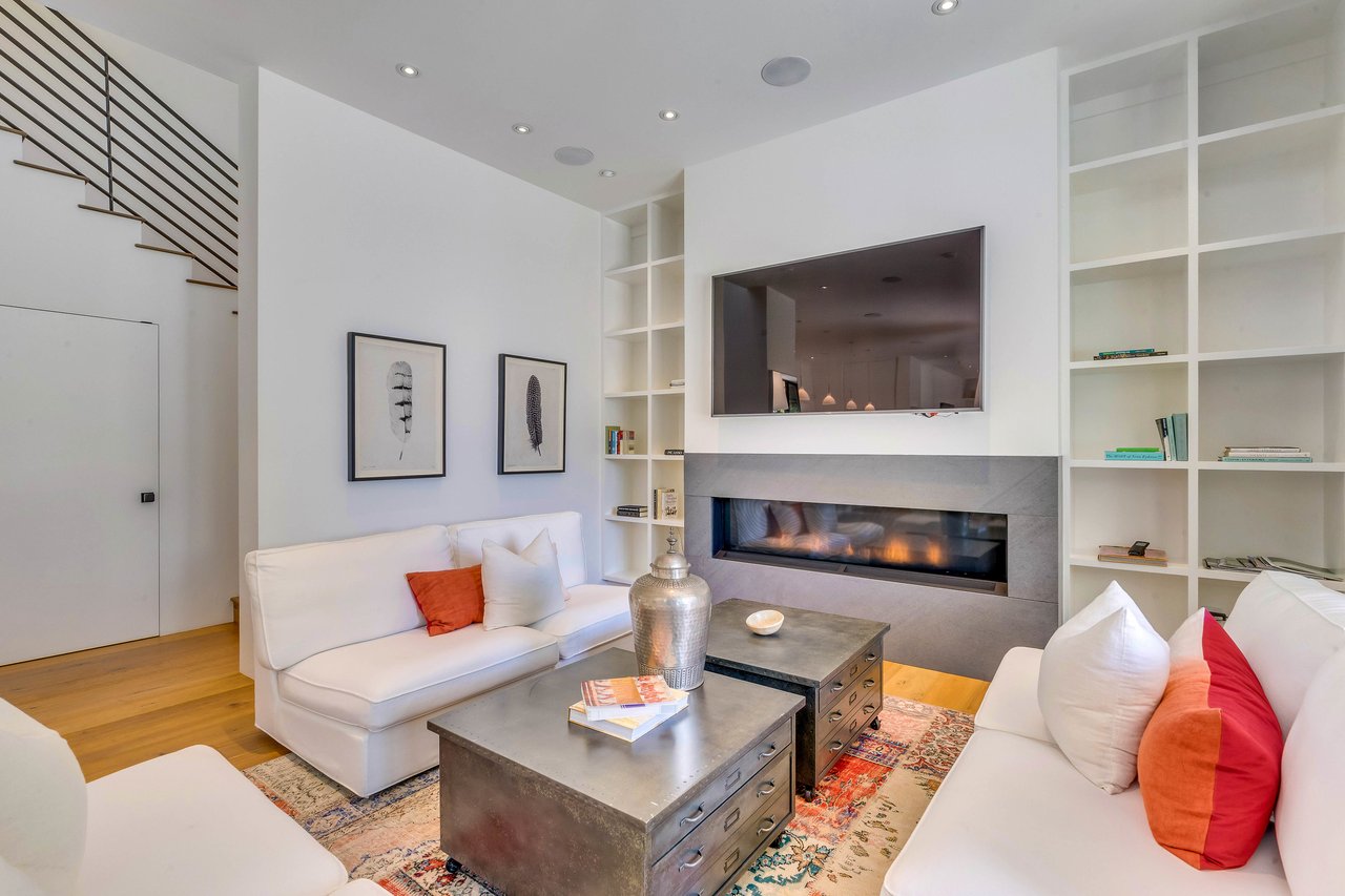 Modernist Oasis in St. Helena - SOLD