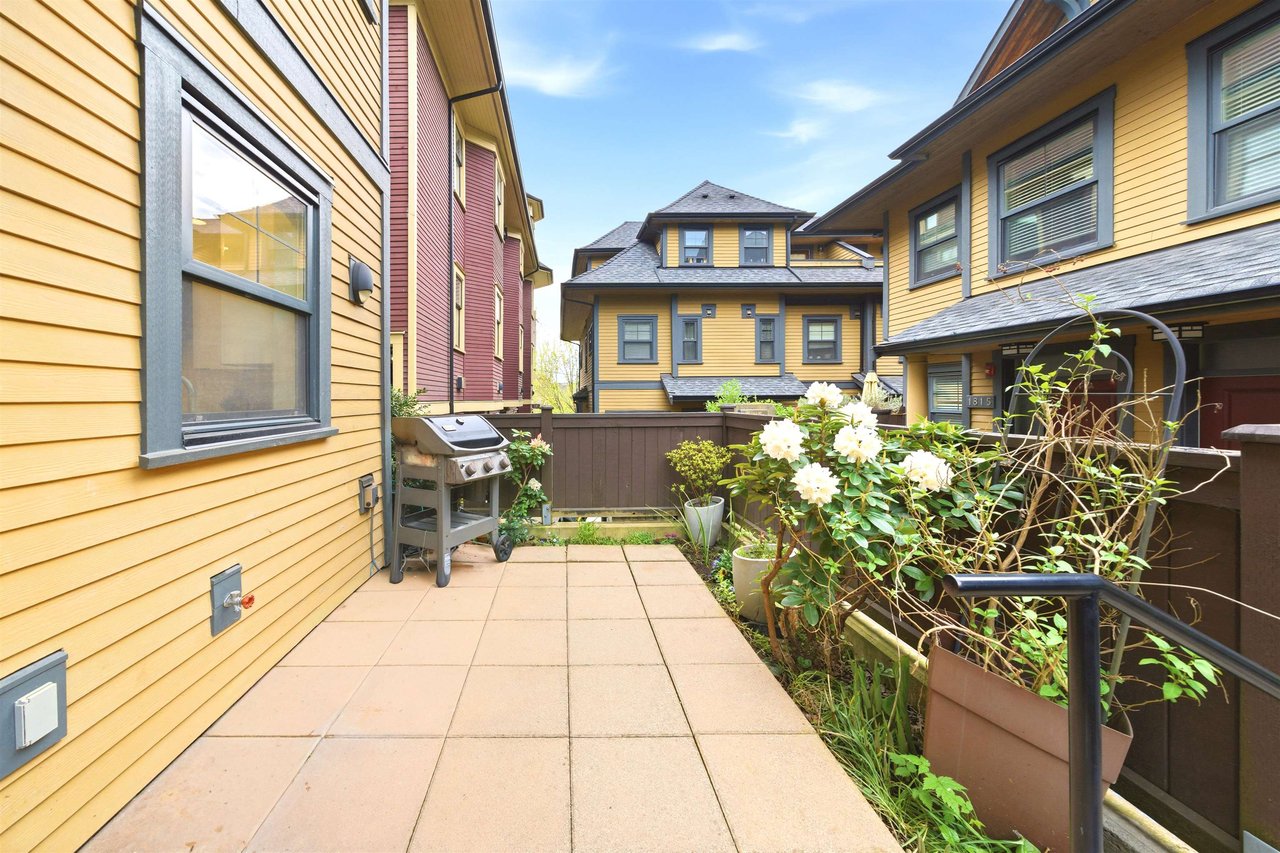 1837 Charles St