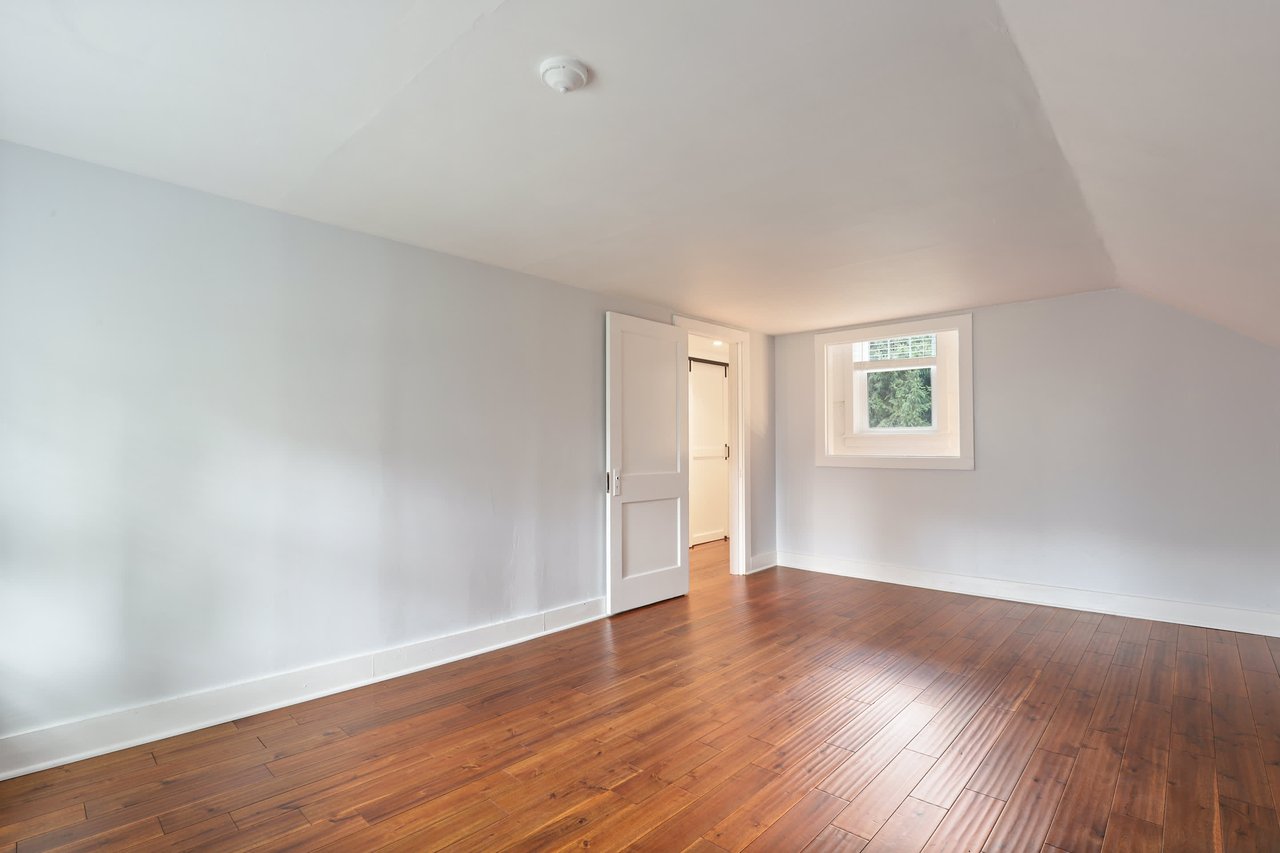 14 West Lane