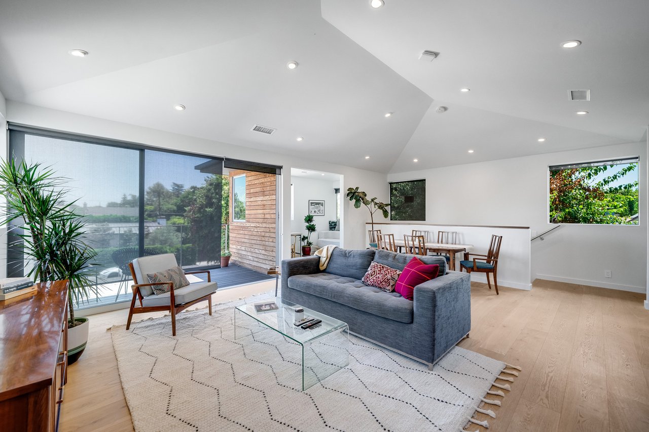 Studio City Modern 1 Bedroom + Office Loft