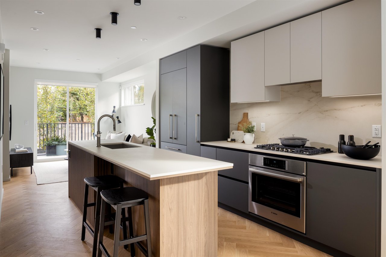 113-745 W 49th Ave