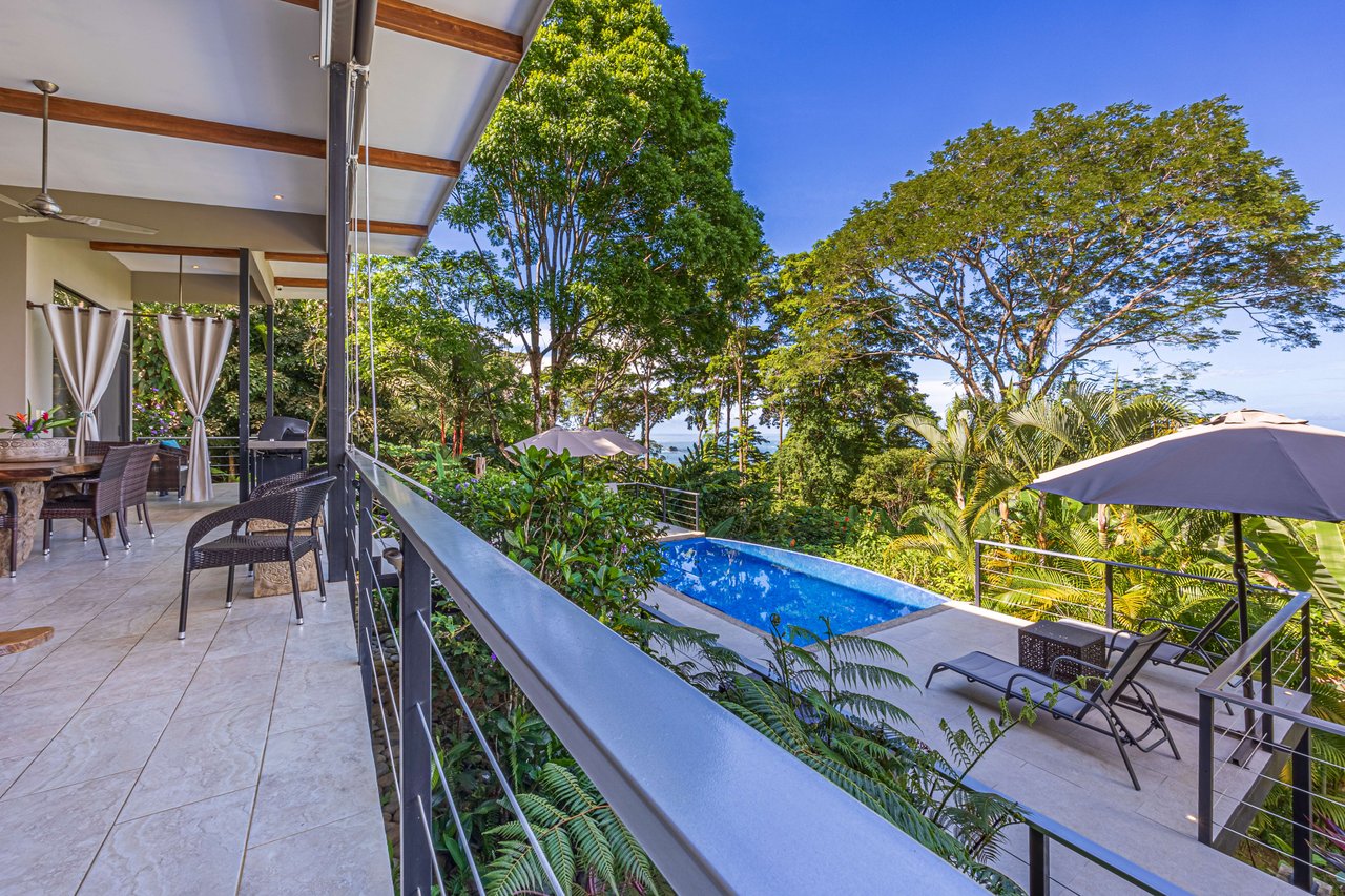 Villa Sana Vida, 4 Bedroom Home with Sunset Views and Rental History!