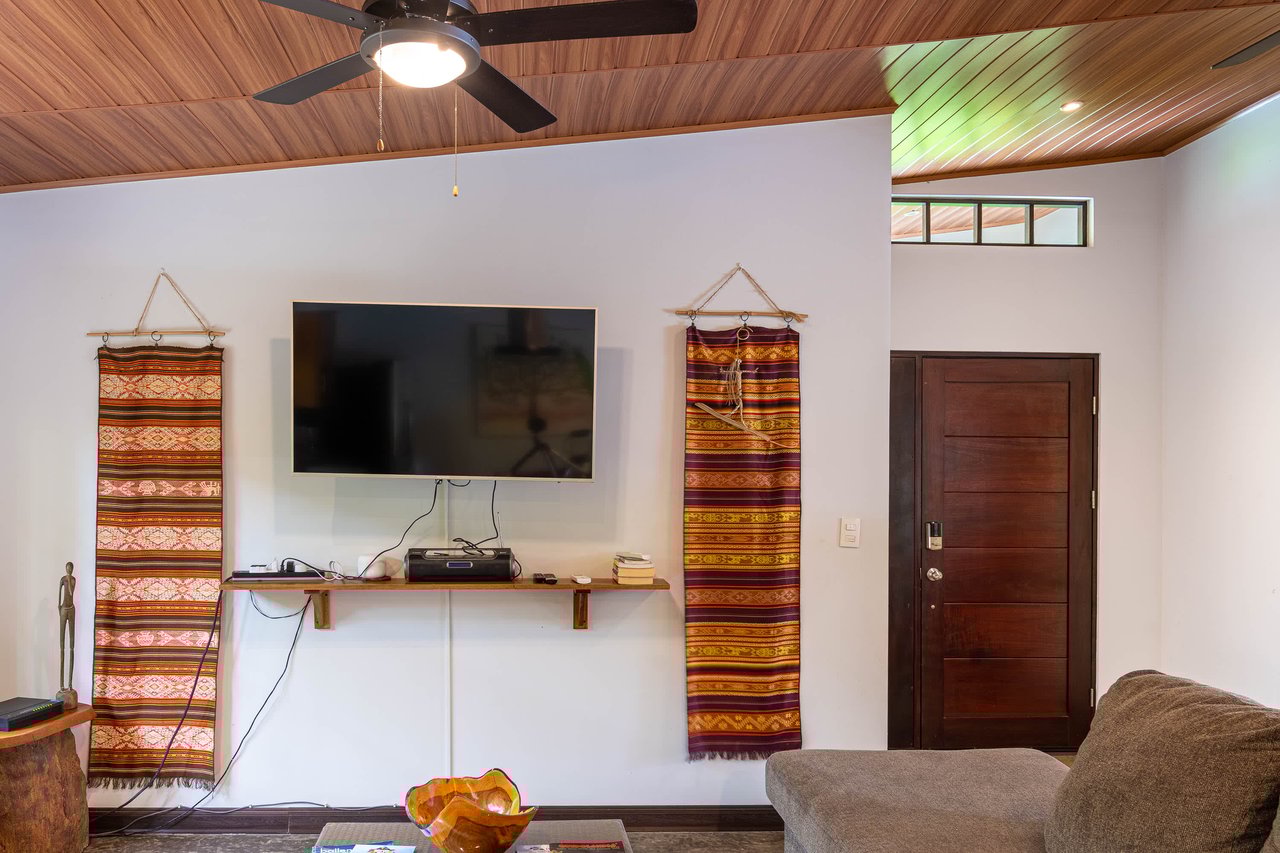 Uvita Garden Villa and Casita, 4 Bedrooms Total, Walking Distance To All