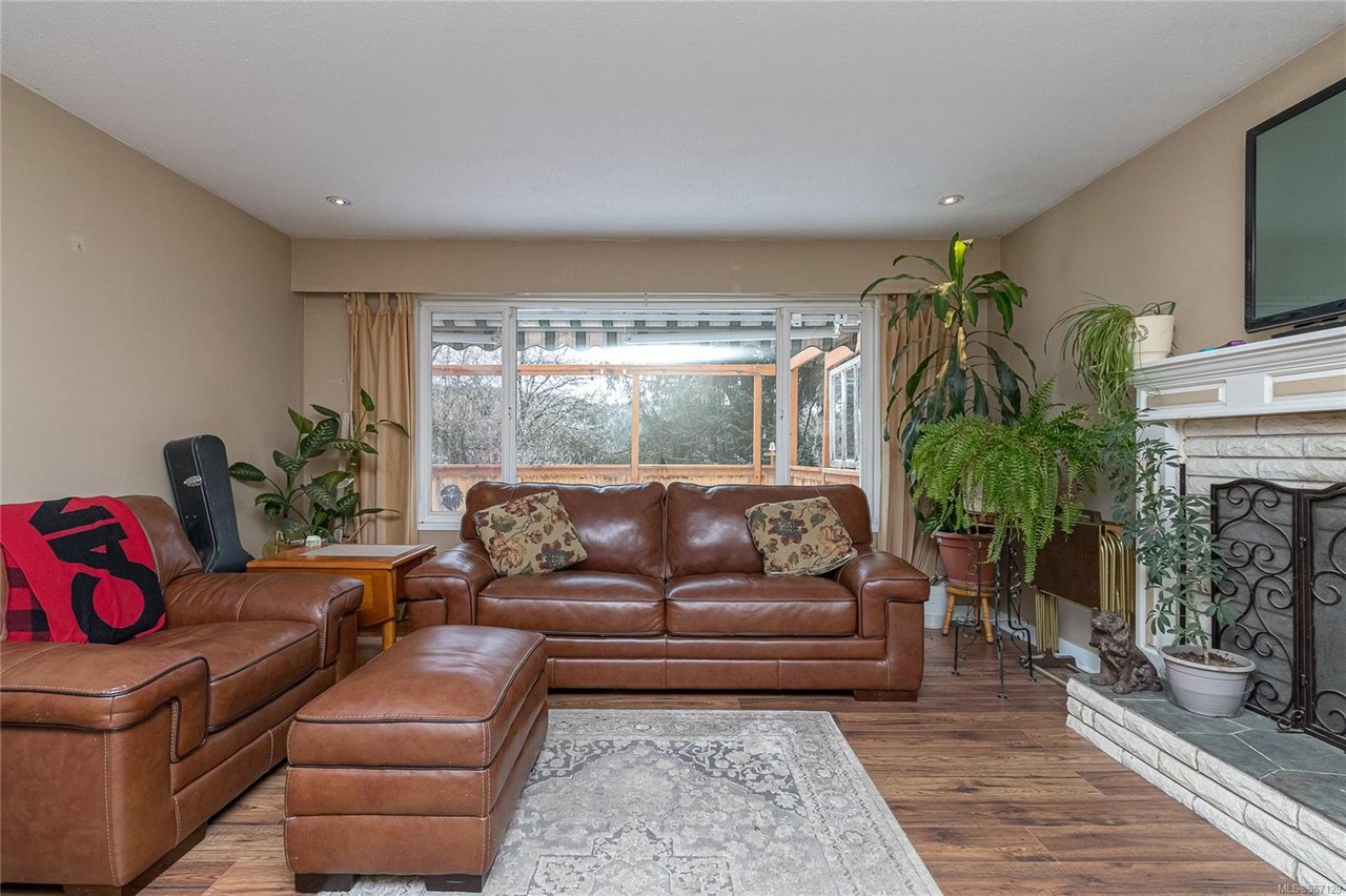1335 Justine Pl, Langford