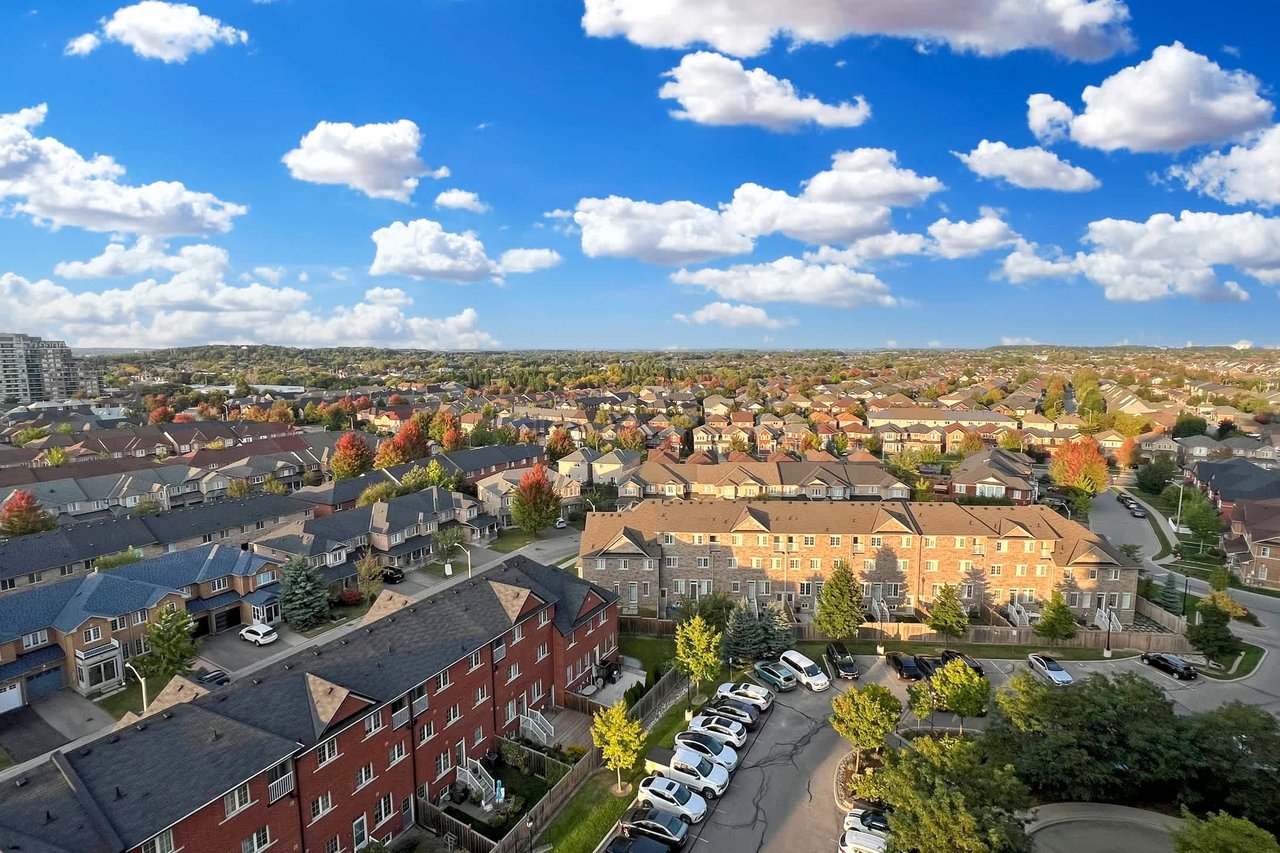 75 King William Cres Unit: LPH13