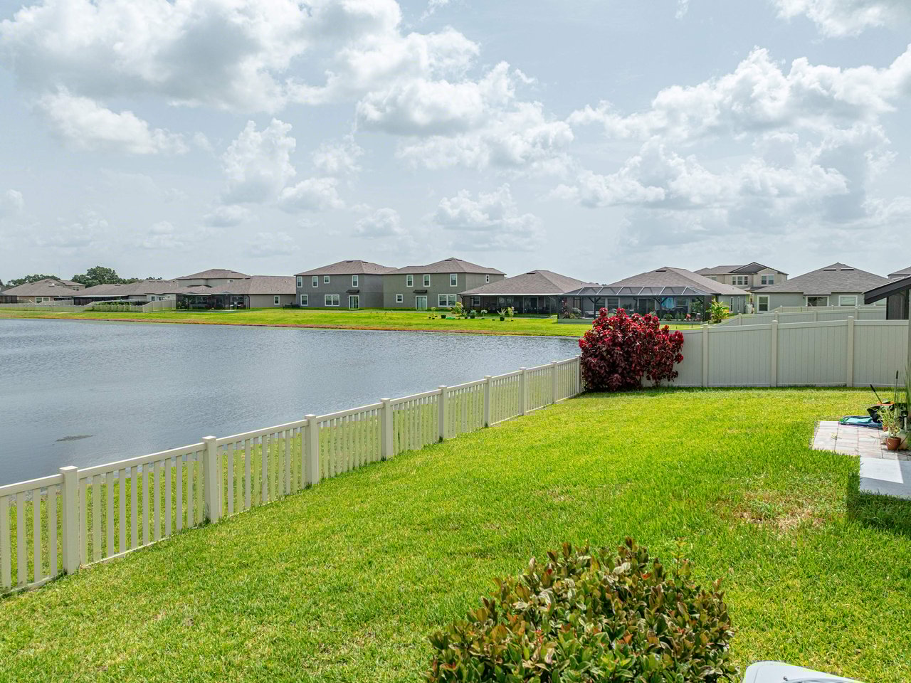 5474 LESLIE CANYON DR