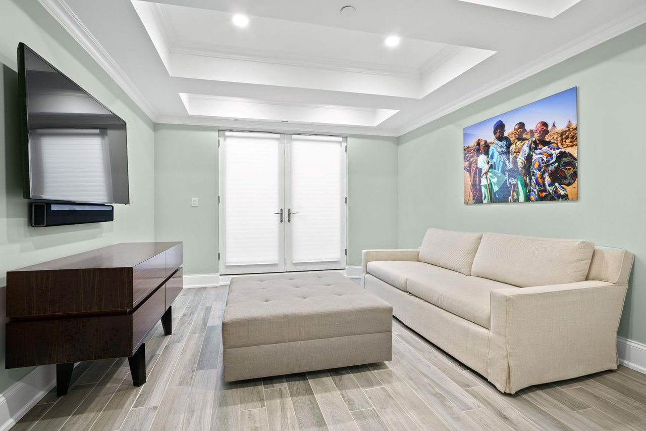 227 East 67th Street, Apt 1