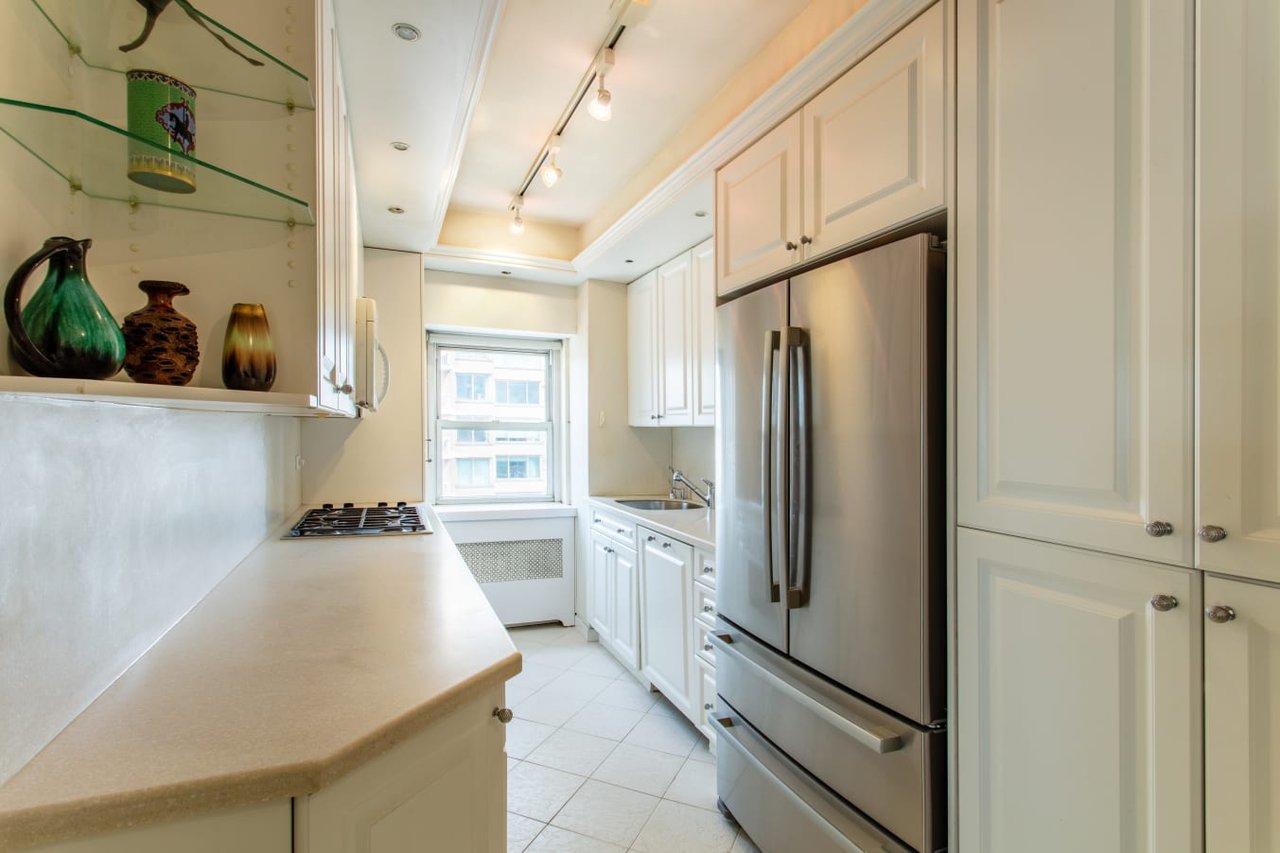 150 E 69th St., #16Q Upper E Side
