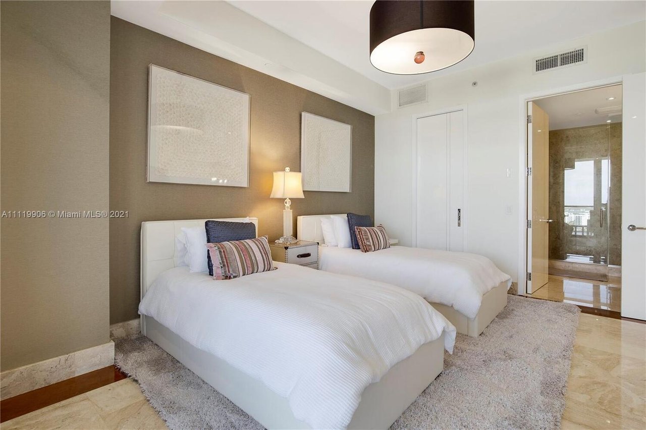 9705 Collins Ave, #1403N
