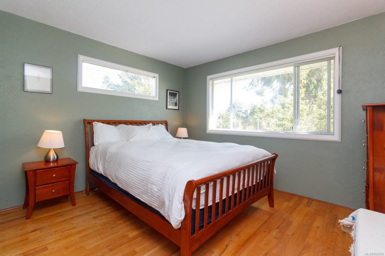 1937 Carrick St