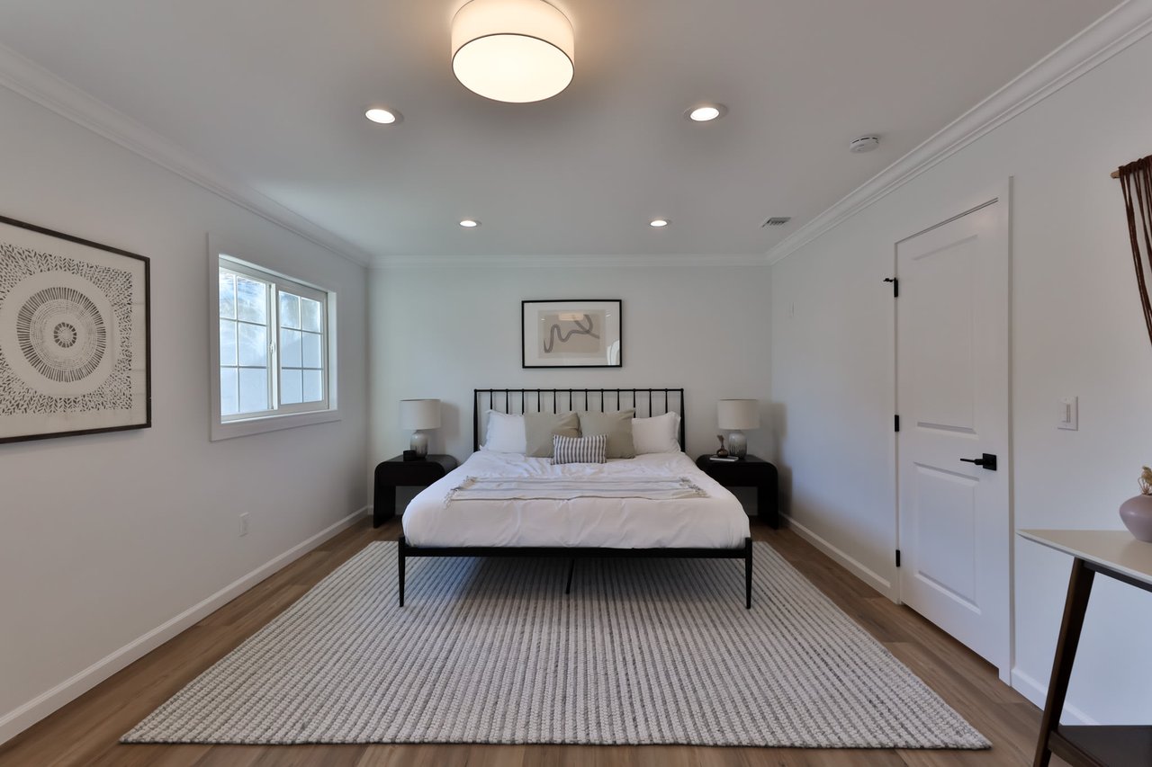 818 Eden Place