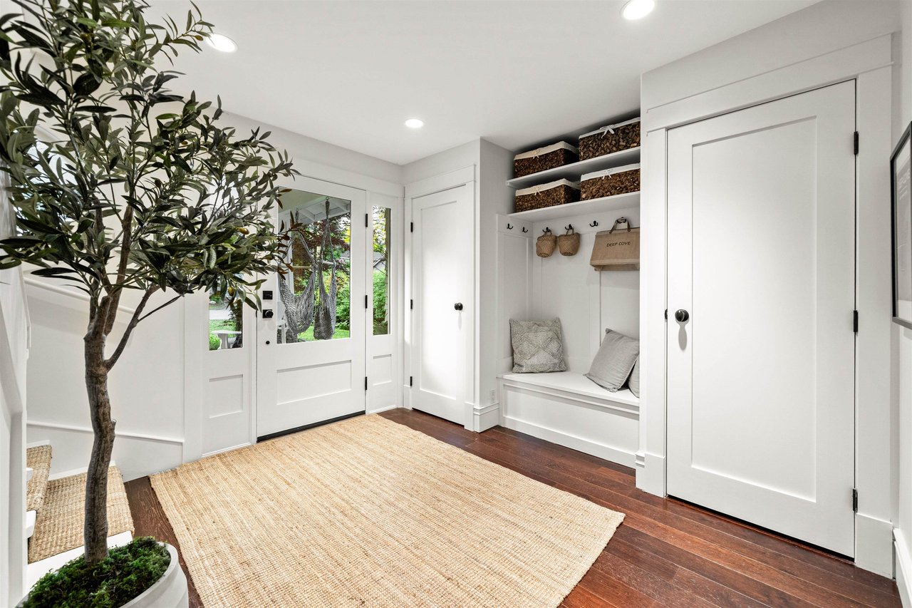 4365 Raeburn Street, North Vancouver