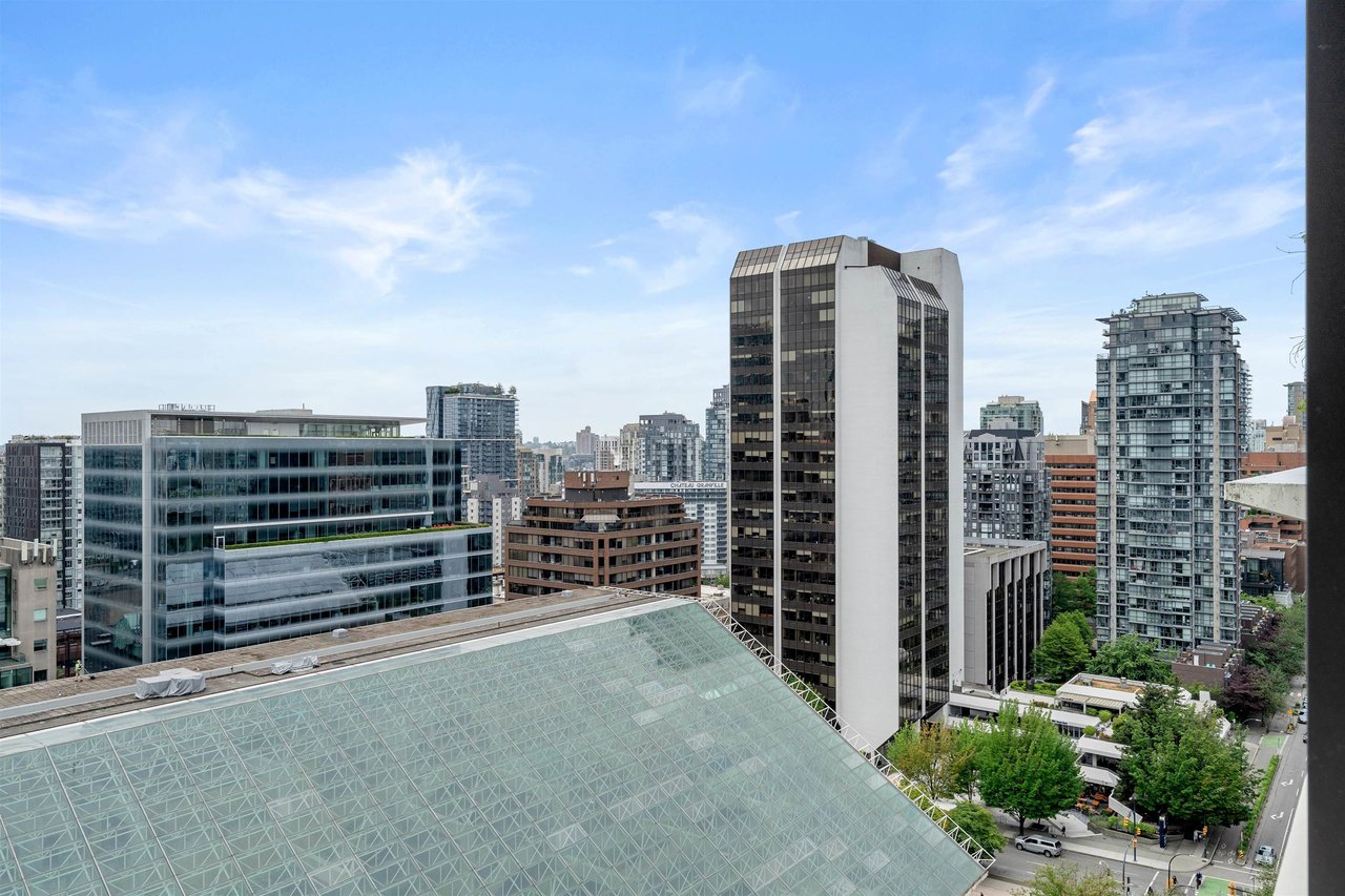 1923-938 Smithe Street, Vancouver