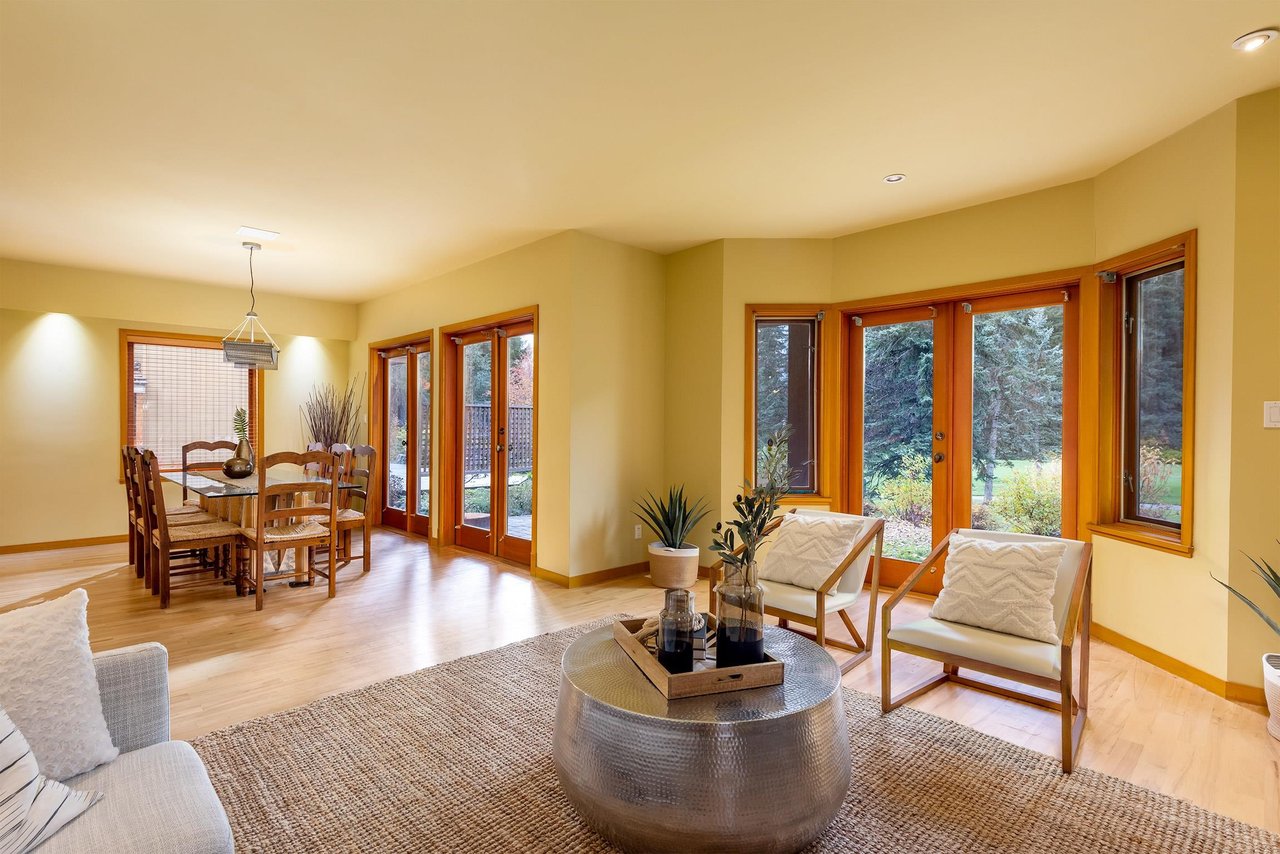 8107 Muirfield Cres