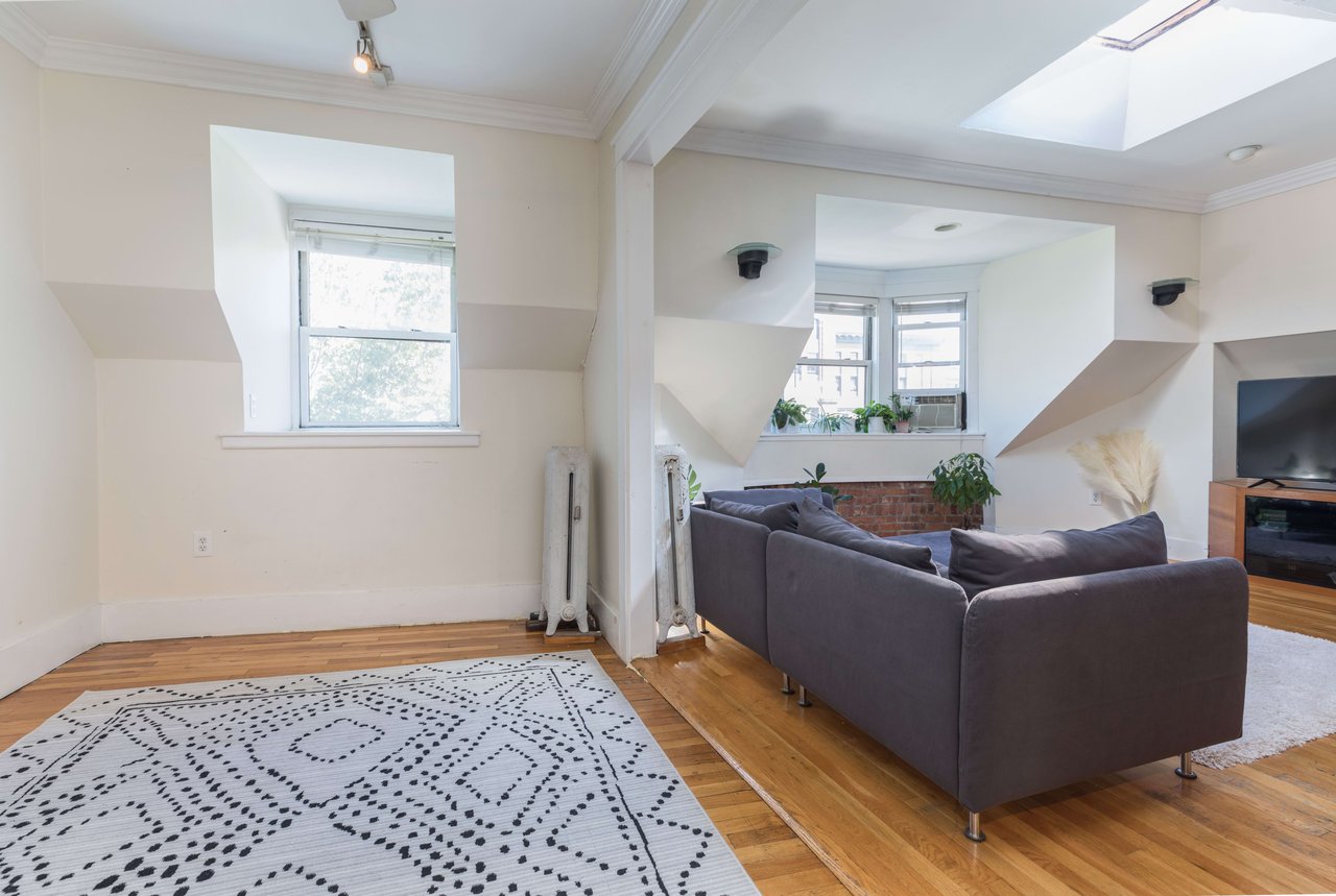 Worcester Square - 2 bed 2 bath with Private Roof Deck and Laundry! July 1 or 15! 