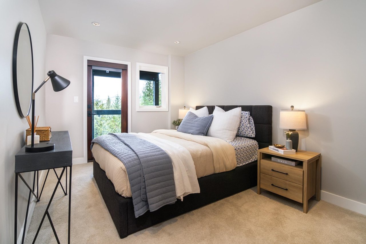 3369 Panorama Ridge