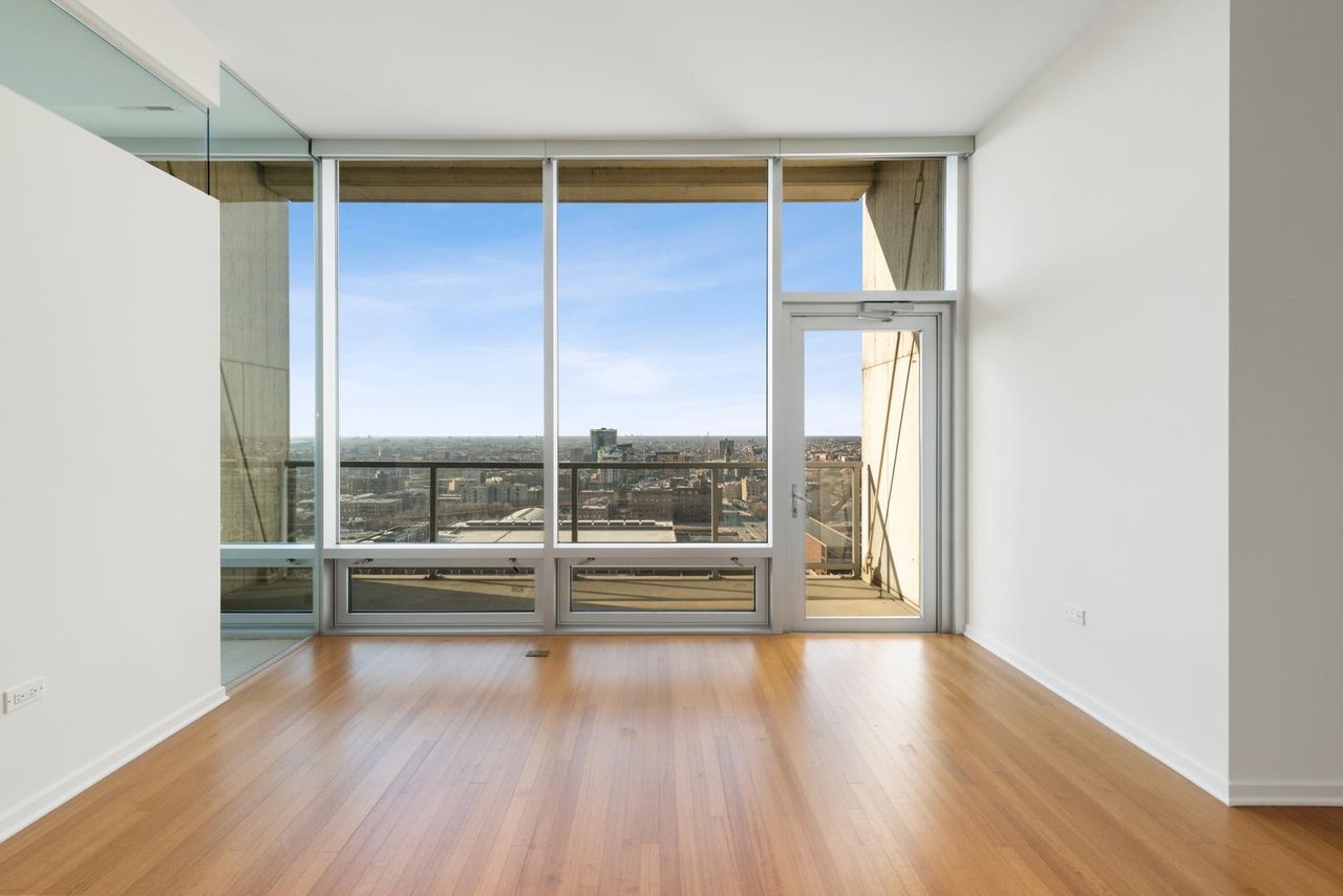 500 W SUPERIOR  Street, Unit 1801