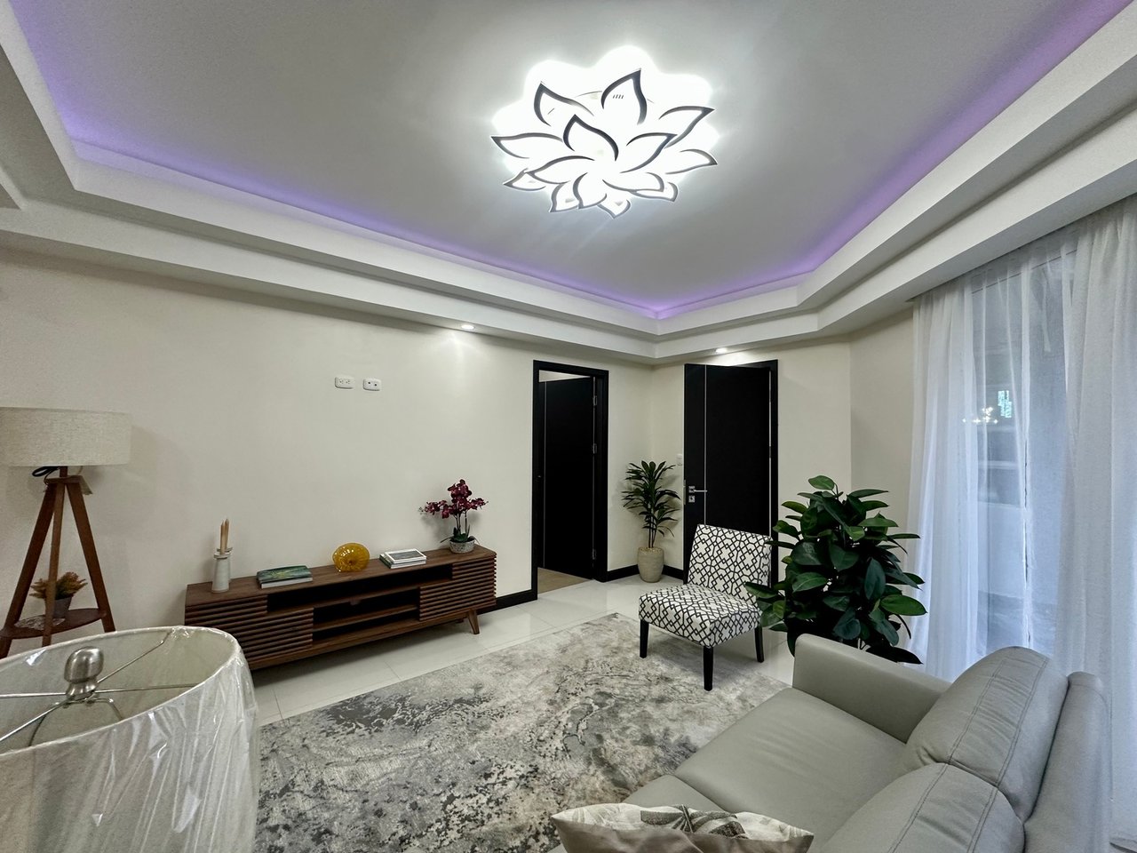 Remodeled Garden Level Residence, Escazu, San Jose