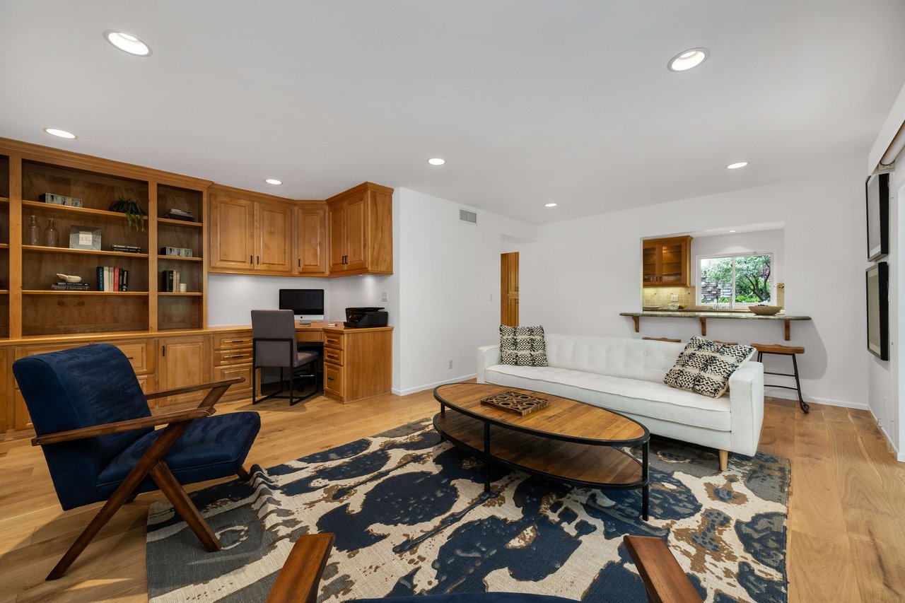 Hot New Mid Century Modern Listing!