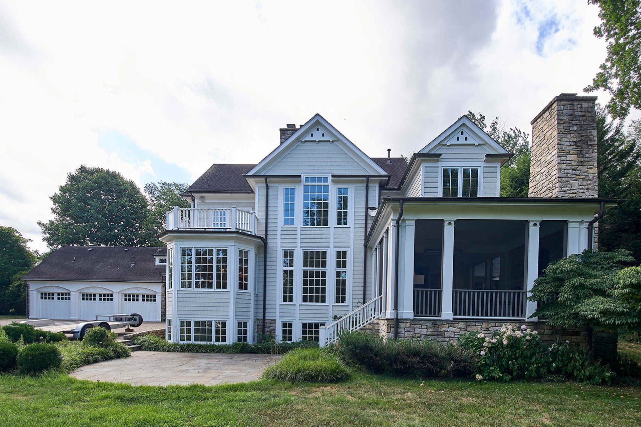 1 Norwood Rd, Charleston, WV 25314