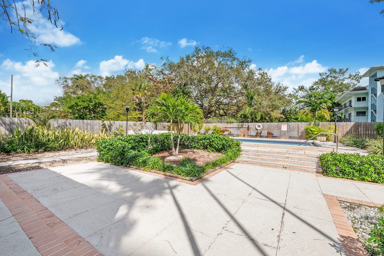 2545 S Bayshore Drive Unit: 111