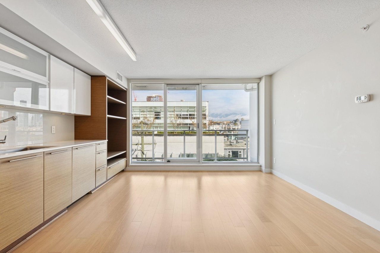 416-1635 W 3rd Ave