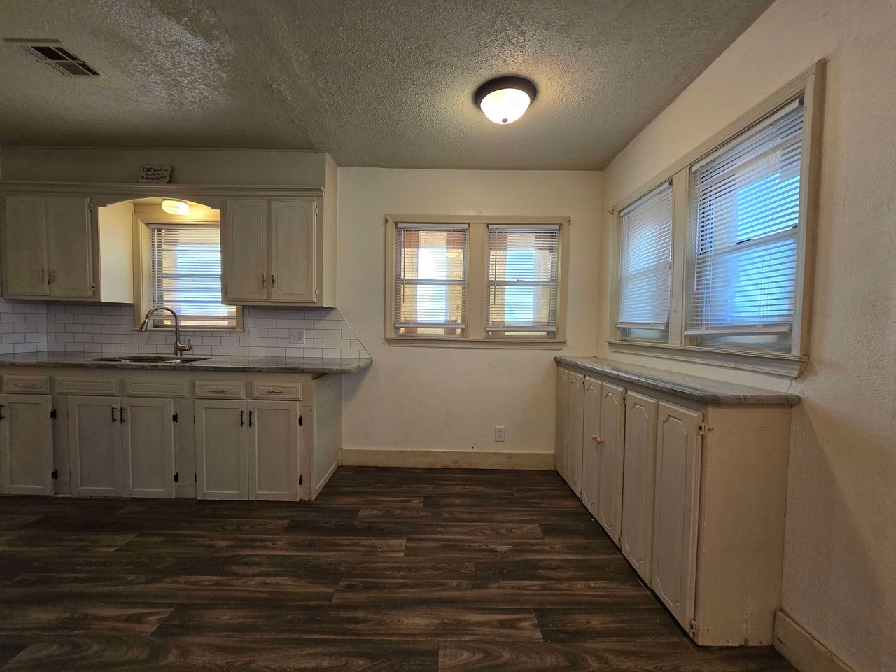 617 N Bonita
