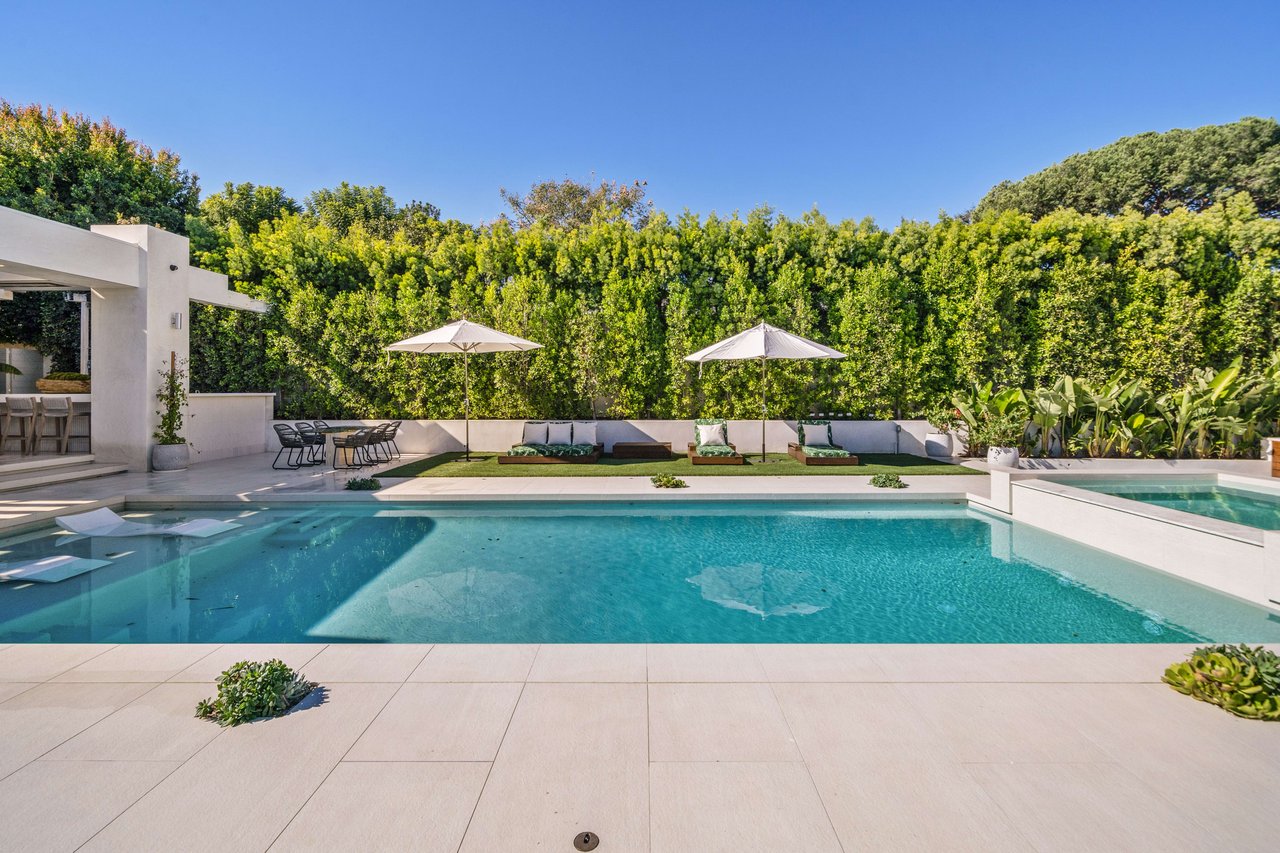The Apex HH | 7115 Macapa Drive