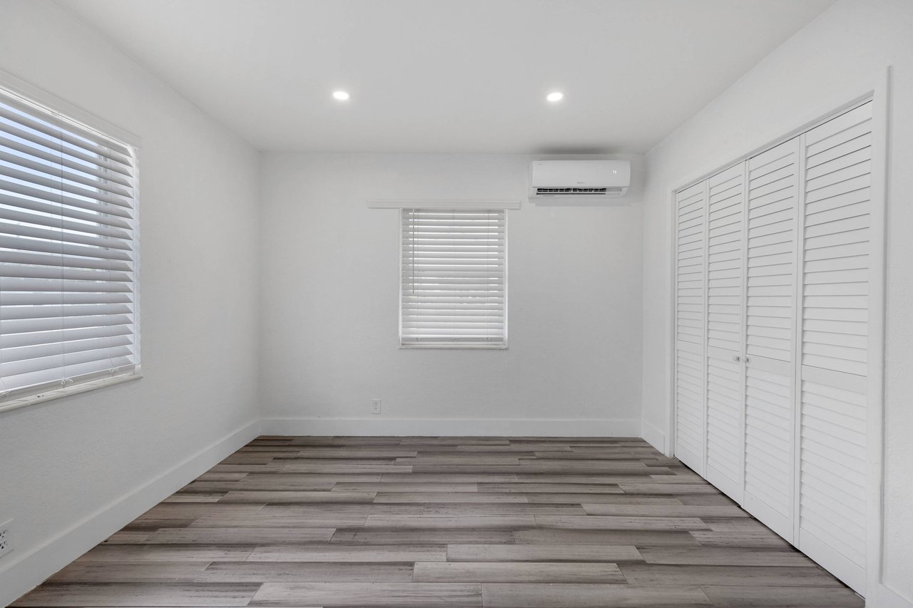 1844 Sheridan St Hollywood FL-33020