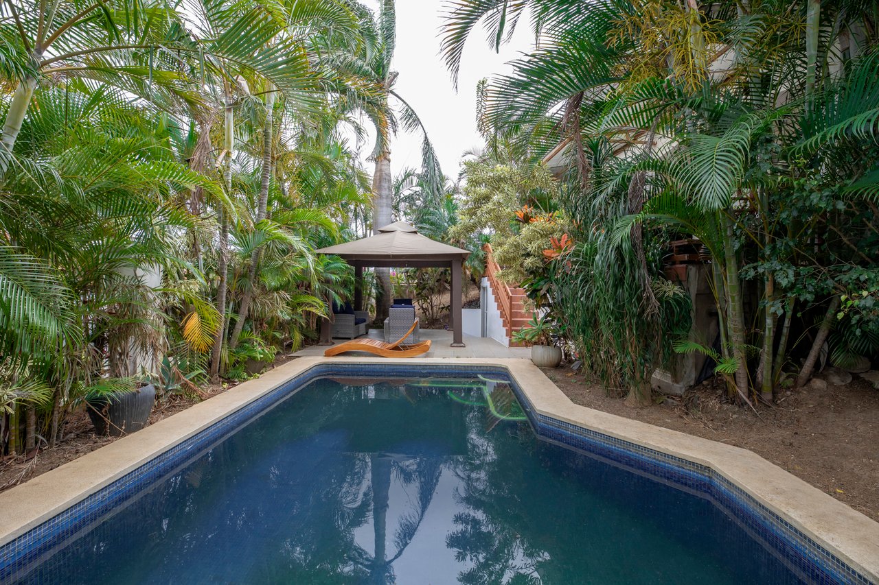 Panoramic Pool View Residence, Escazu, San Jose