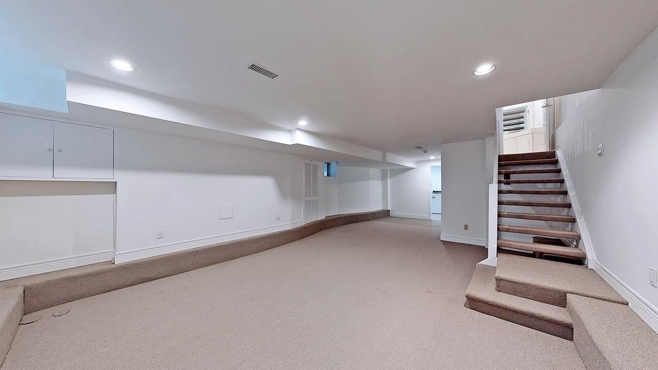107 Macpherson Ave