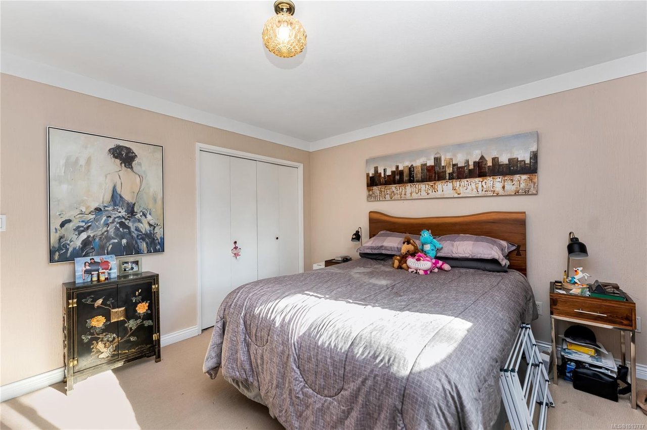 3938 Marjean Pl