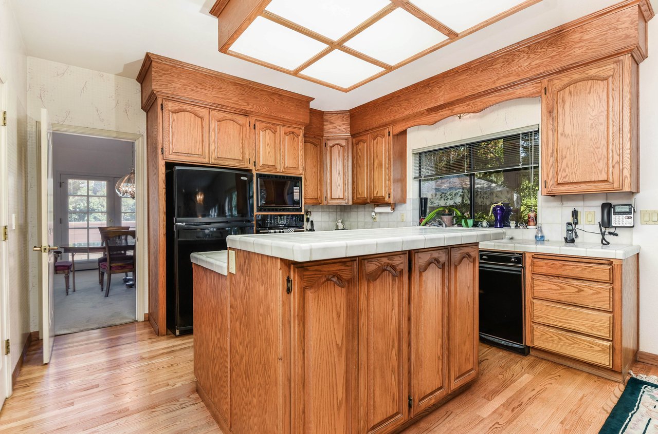 Fantastic Opportunity to buy in Alamo!