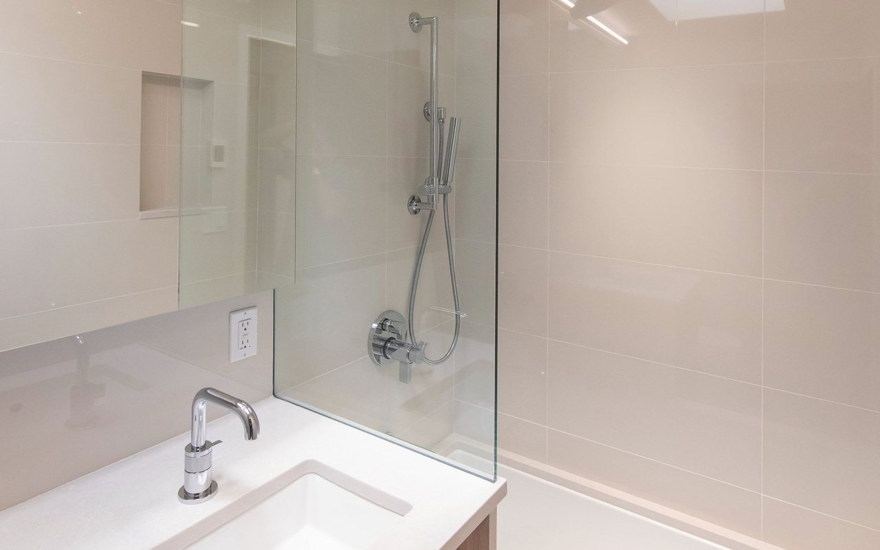 210 E Cooper Ave 3G
