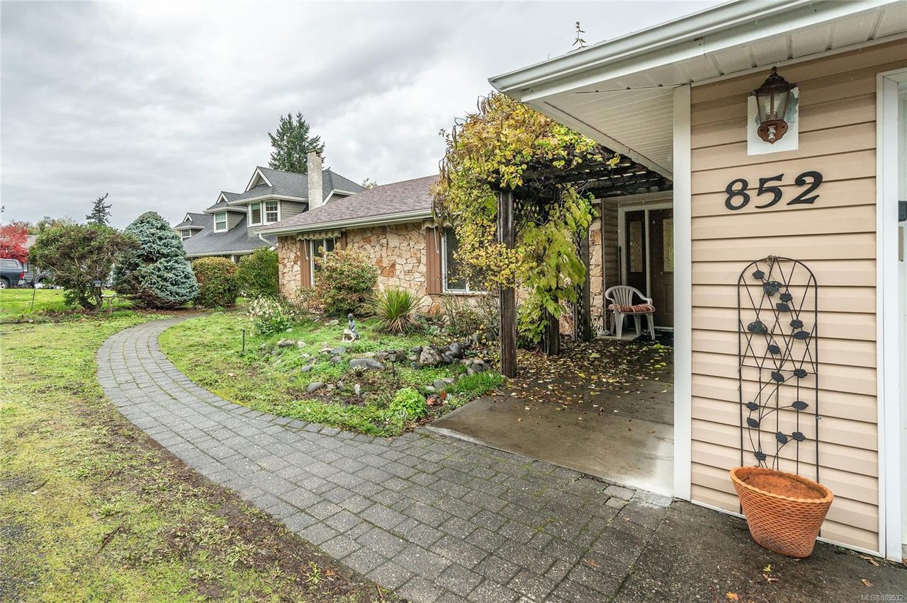 852 Ankathem Pl