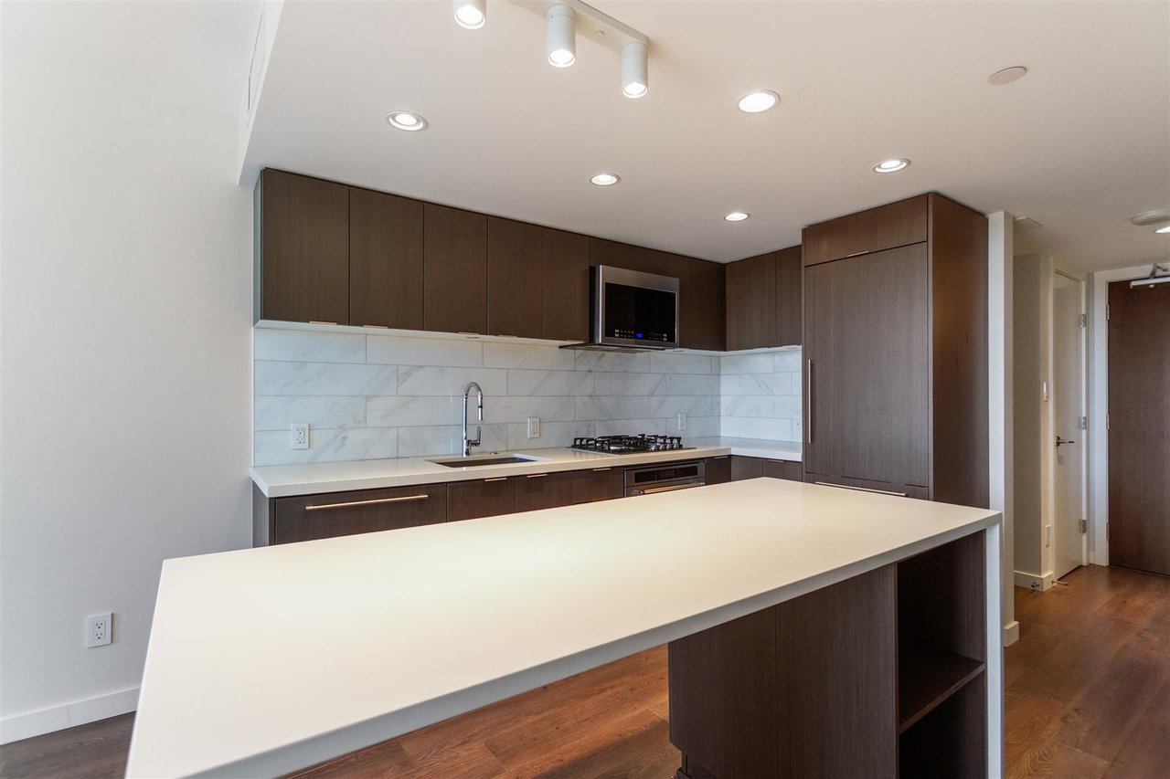 208-8238 Lord St