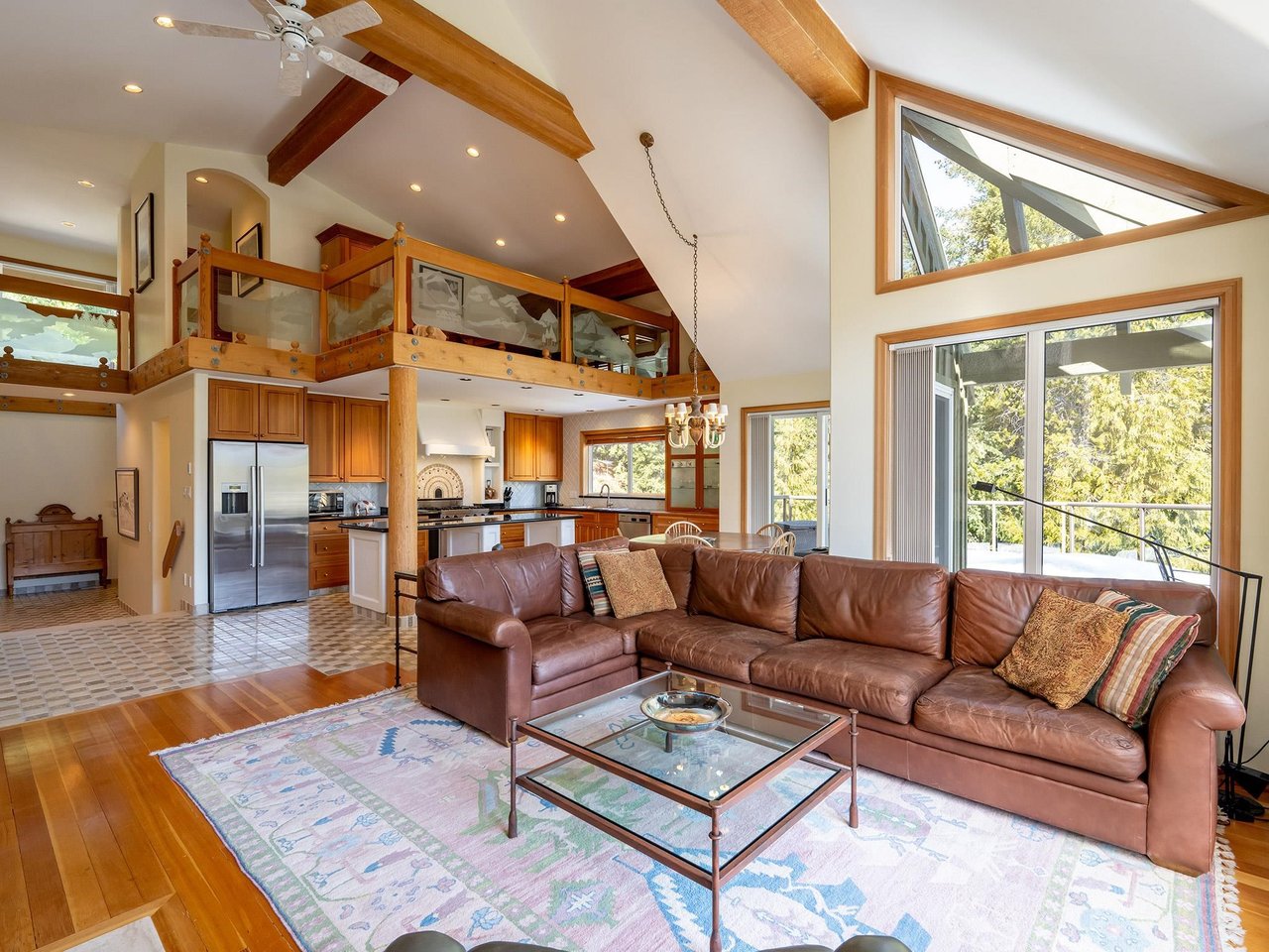 9-3554 Falcon Cres