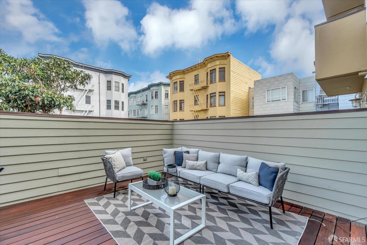 1734 Lombard Street Unit 4