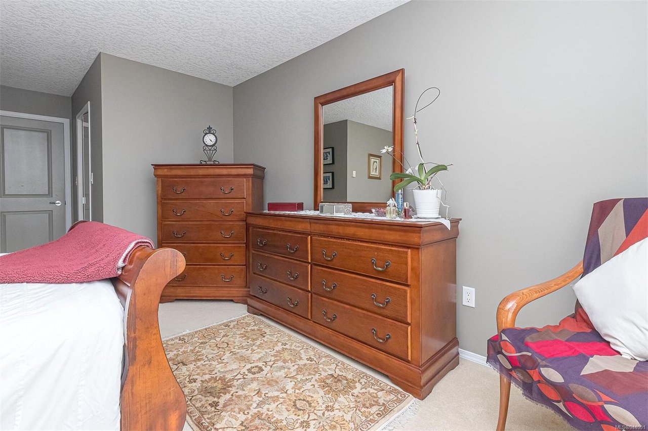 577 Kingsview Ridge