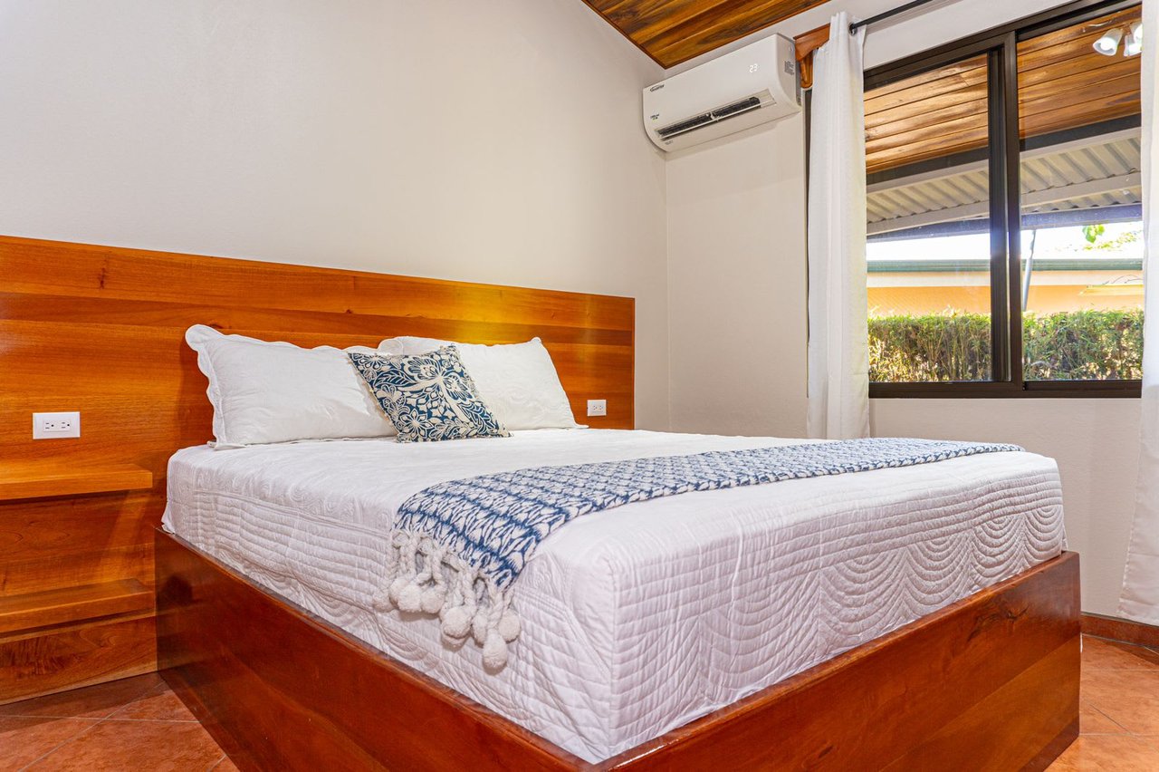 Cozy 2 Bedrooms Casita in Uvita.  Walk to the Beach!